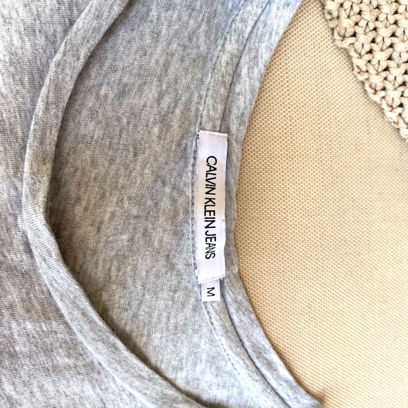 Calvin Klein top - Picture 3 of 3